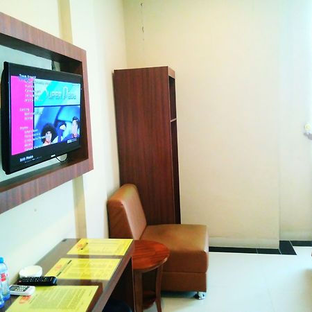 Hotel Parma Paus Pekanbaru Exterior foto